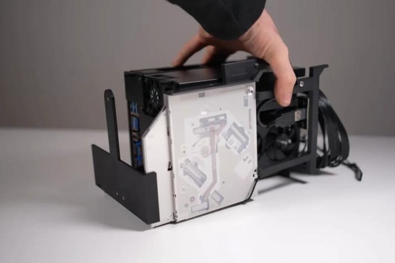 Ютюбер перетворив Xbox Series X на ігровий ПК з RTX 5060: це дуже нагадує Project Helix
