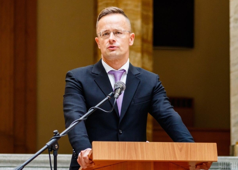 Країни Балтії вже давно діють за вказівками Зеленського, – Сіярто