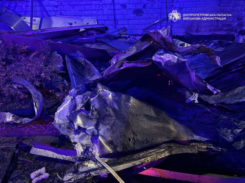 Нічний обстріл Дніпра: пошкоджені 8 багатоповерхівок та вибиті сотні вікон (фото)