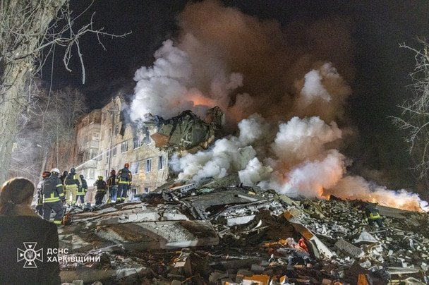 Ракета влучила у житлову багатоповерхівку: кількість загиблих знову зросла