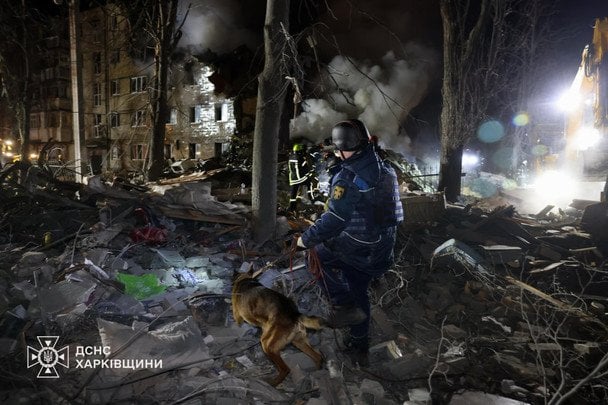 Ракета влучила у житлову багатоповерхівку: кількість загиблих знову зросла