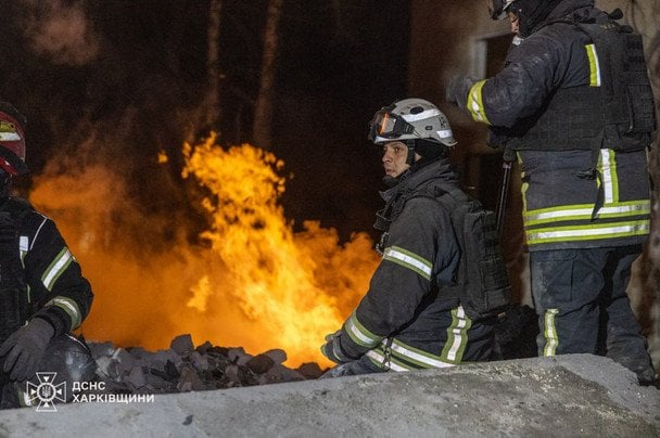 Ракета влучила у житлову багатоповерхівку: кількість загиблих знову зросла