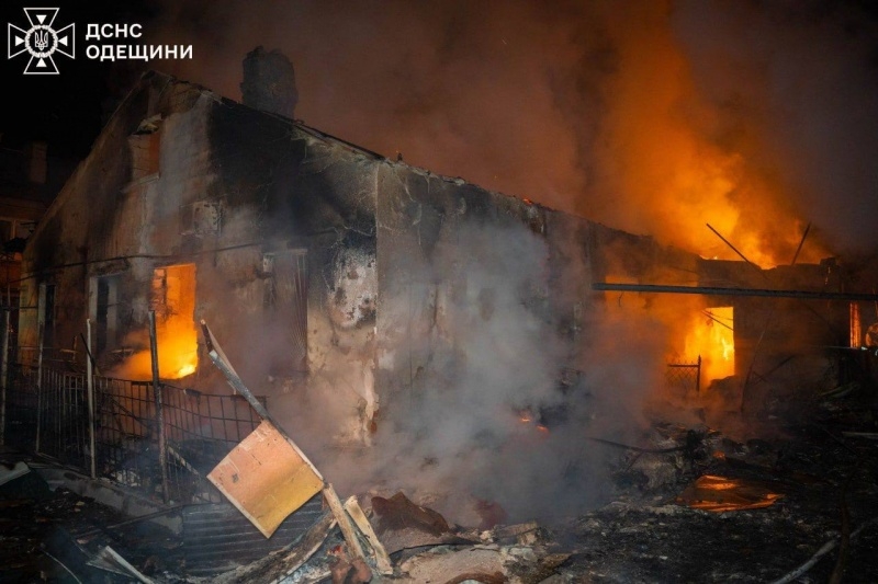 Росія запустила по Одесі понад 60 дронів: Зеленський відреагував на нічну атаку