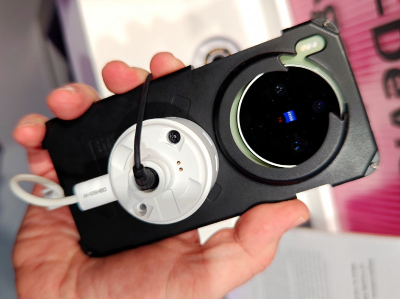 Vivo показала смартфон X300 Max на MWC 2026