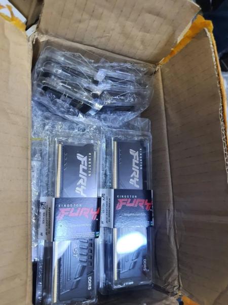 Зірвав джекпот: користувач Reddit заплатив Amazon $100 за повернені товари, а отримав DDR5 на $8000