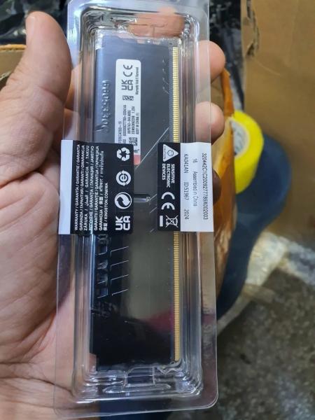 Зірвав джекпот: користувач Reddit заплатив Amazon $100 за повернені товари, а отримав DDR5 на $8000