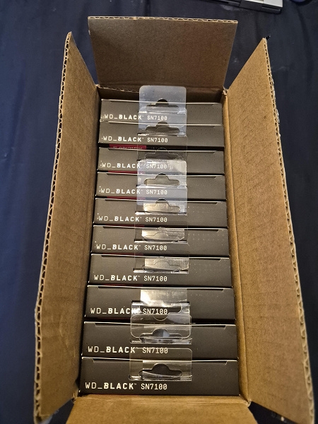 Атракціон небаченої щедрості: як Amazon випадково подарував клієнту 10 SSD WD Black