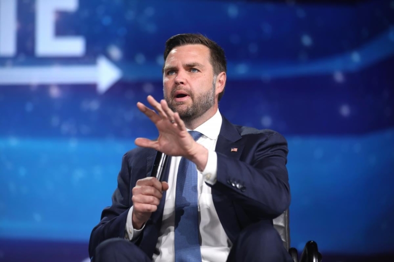 Виникло “непорозуміння”: Венс відреагував на удари Ізраїлю по Лівану