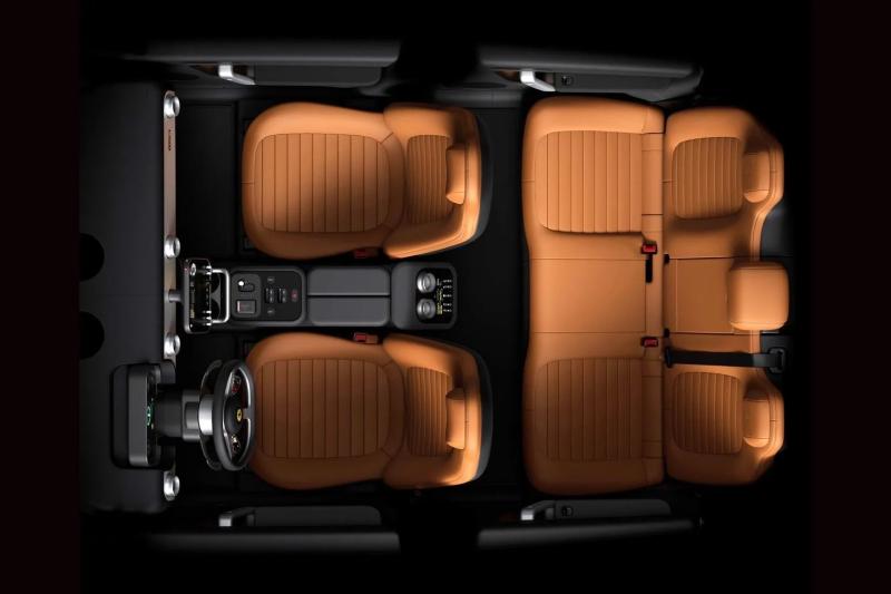 Знайомтесь: Ferrari Luce — перший електрокар бренду, розроблений спільно з екс-дизайнером Apple Джонні Айвом