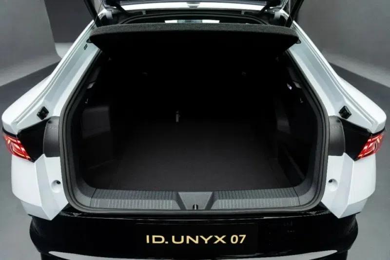 Фольксваген іде на ва-банк: електричний ID. Unyx 07 на базі Xpeng за 16 000$