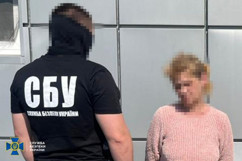 Наводила удари по ЗСУ та ховала вдома бойовика: агентку РФ викрили на Донеччині