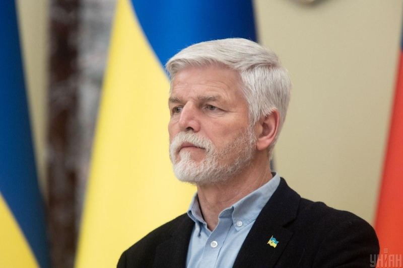 Президент Чехії розкритикував уряд за відмову фінансувати снаряди для України