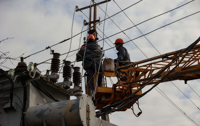 Росіяни атакували бригаду енергетиків на Харківщині, є постраждалі