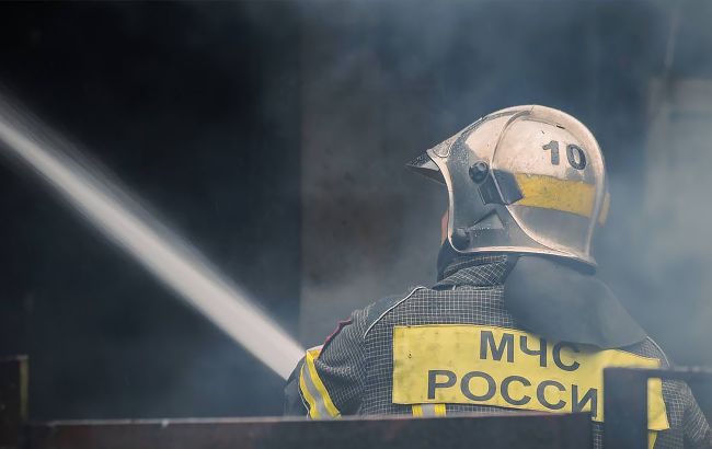 У Росії палає потужний НПЗ після атаки дронів (фото, відео)