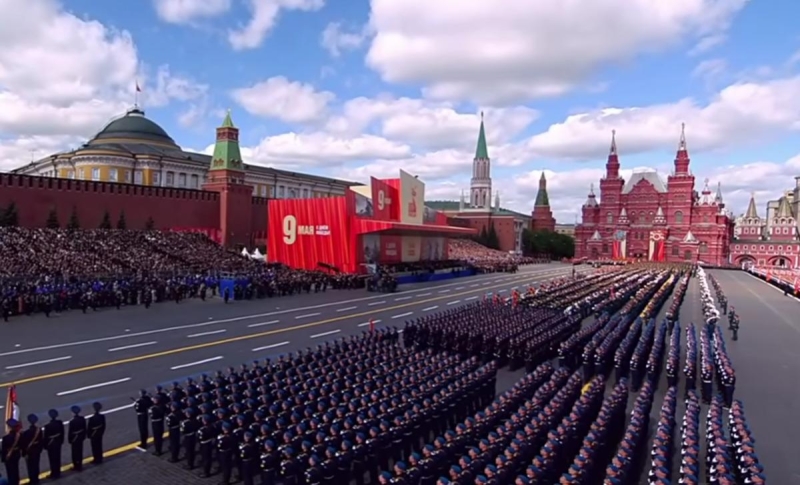 "У суспільстві панує загальне занепокоєння": в NYT розповіли про несвяткові настрої в РФ