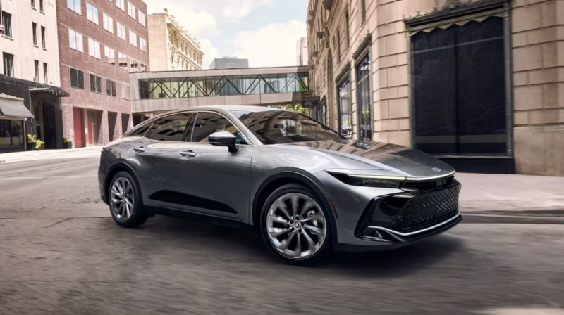Toyota Crown: японський «імператор» готує масштабний апдейт для всієї родини