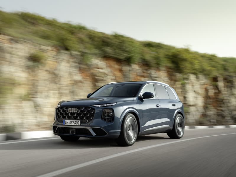 Третє пришестя Audi Q7: тепер із &laquo;розумними&raquo; фарами та трьома екранами в салоні