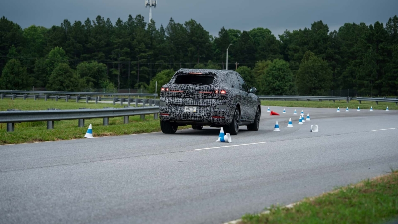 BMW X5 2026: п’ять видів палива та гігантська батарея