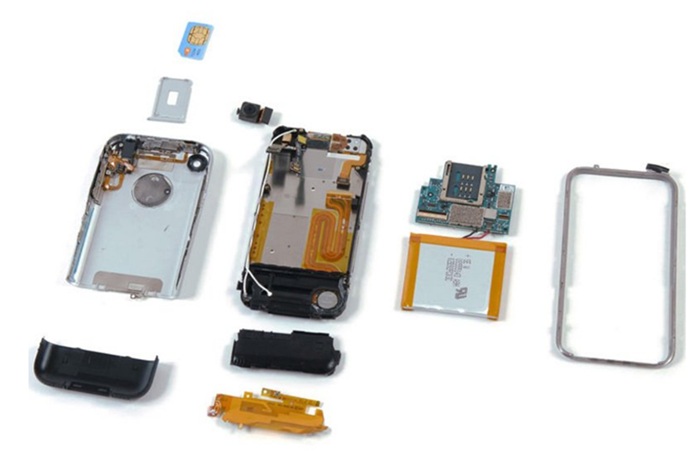Inside Every iPhone — новий сайт, який знайомить з внутрішнім світом практично всіх смартфонів Apple
