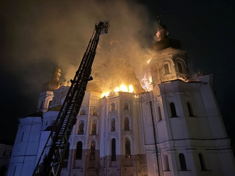 Лавра у вогні. Як виглядає Успенський собор після прильоту