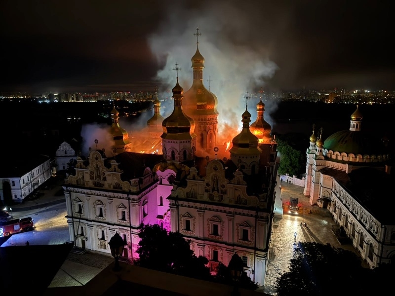 Лавра у вогні. Як виглядає Успенський собор після прильоту