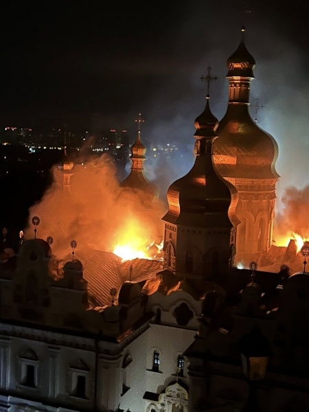 Лавра у вогні. Як виглядає Успенський собор після прильоту