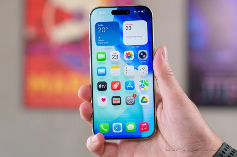 Обережно, емейзінг: iPhone 18 може мати дивні 9Гб RAM, заборонені китайські чипи та залежність від Samsung