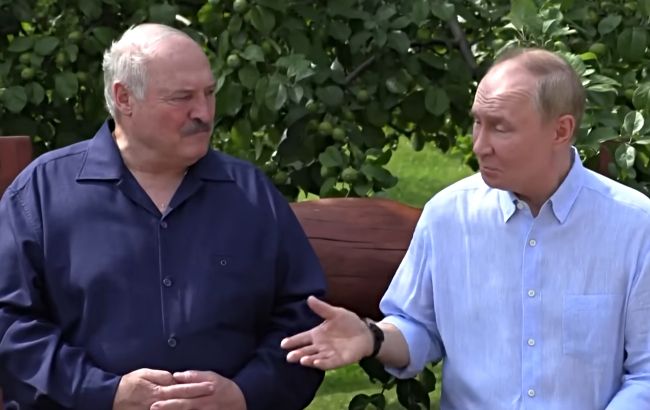 Путін шантажує Лукашенко для відкриття “другого фронту”, – WSJ