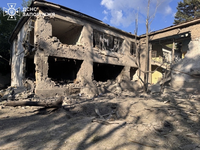 Російські літаки вдарили по житлових будинках у Запоріжжі, є загиблі і поранені