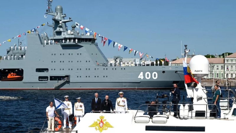 У рідному місті Путіна злякалися проводити морський парад