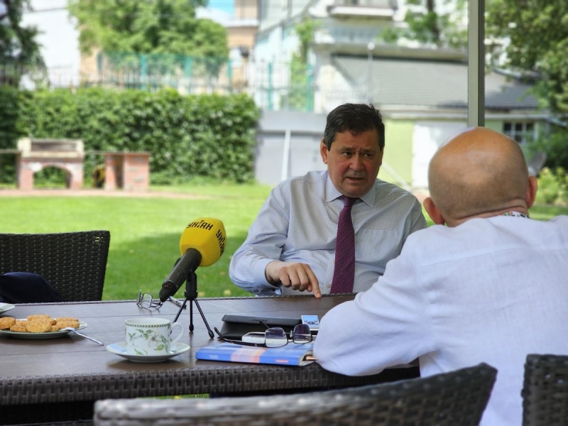 "Україна щомісяця знищує вдвічі більше російських солдатів, ніж за десять років загинуло в Афганістані", - посол Великої Британії в Україні Ніл Кромптон