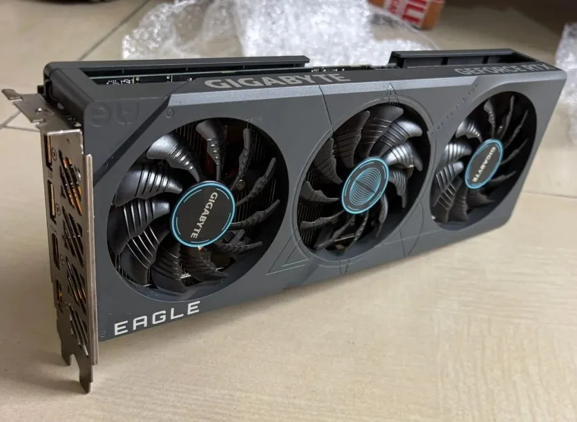 Gigabyte RTX 4060: як прихований дефект живлення призводить до згоління плати