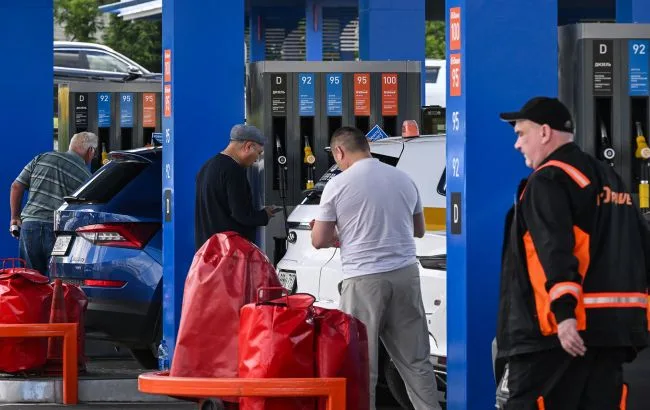 Ціни на бензин у Росії злетіли на 6,88% за червень через удари по нафтопереробці — ISW