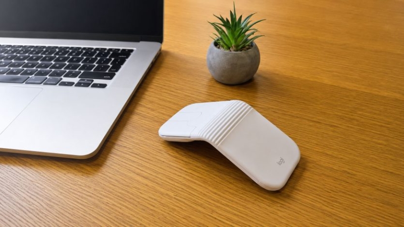 Logitech створила складану мишу Mobi Fold: перевірили, чи замінить вона звичайну