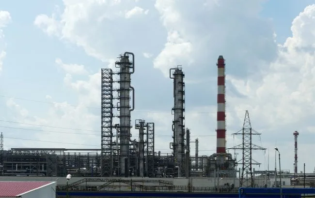 ЗСУ завдали удару по Рязанському НПЗ та крымській базі катерів: подробиці атаки