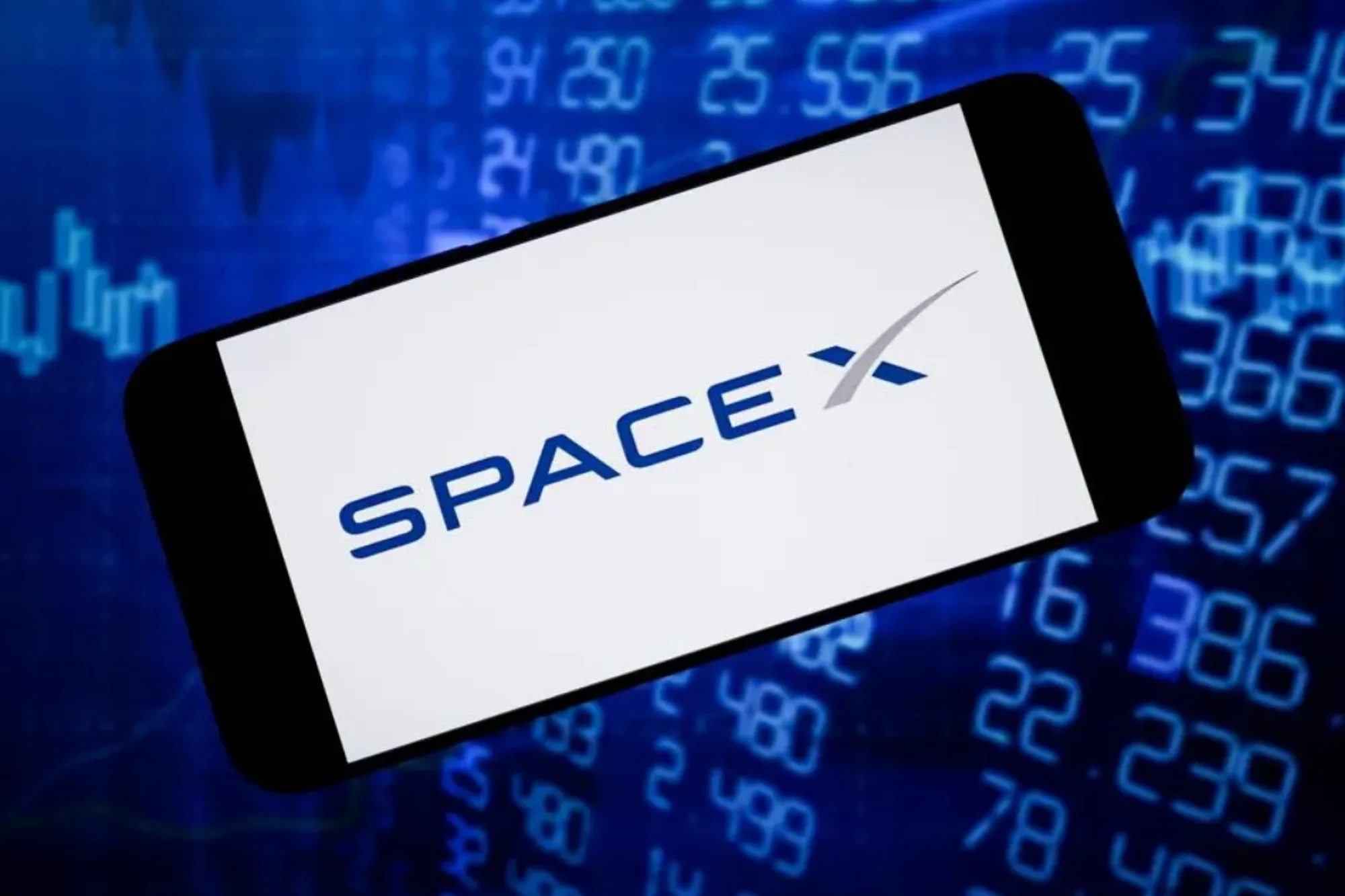 SpaceX розробляє ШІ-смартфон тонший за iPhone: що відомо про гаджет Маска