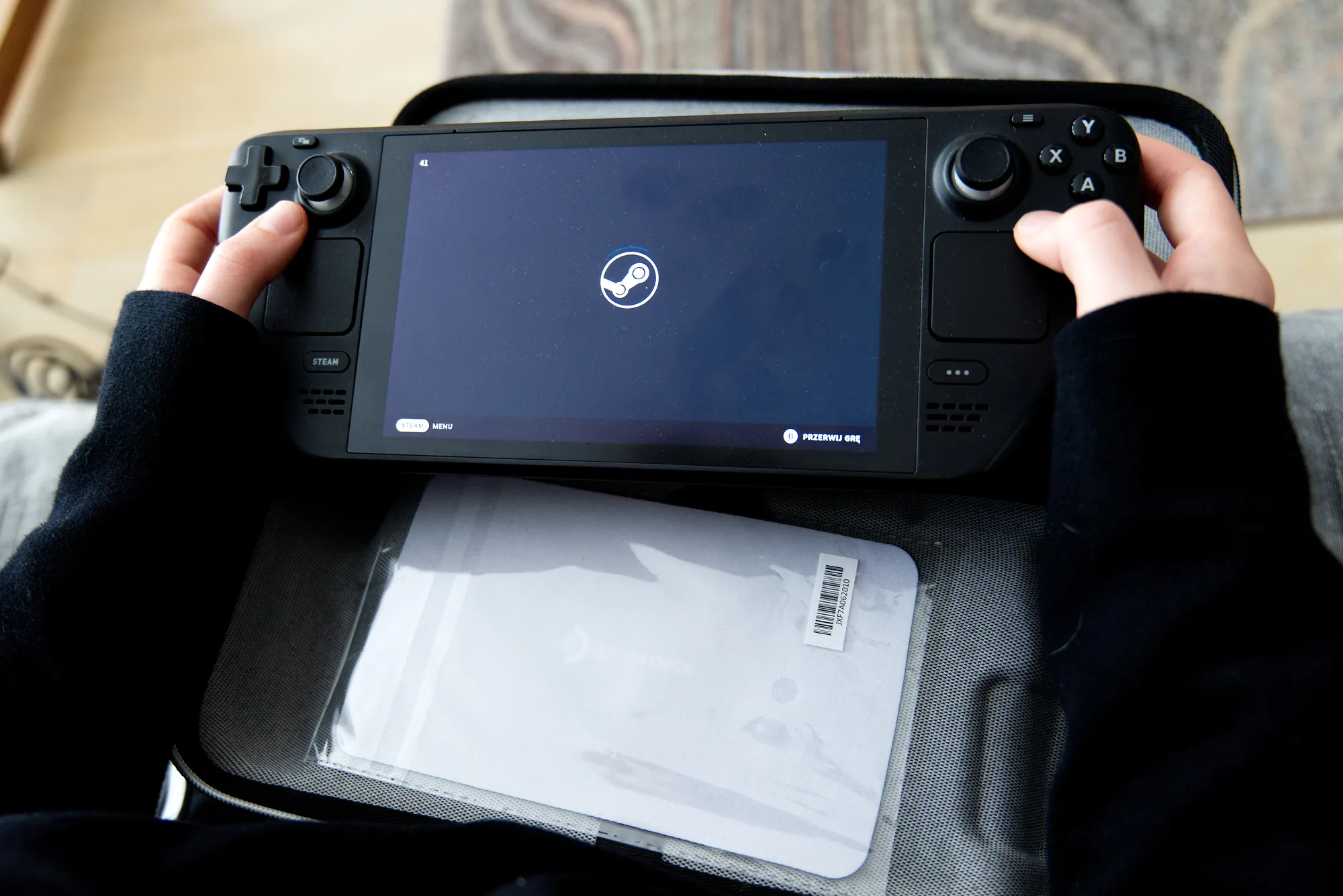 Valve відновлює постачання батарей для Steam Deck LCD через iFixit