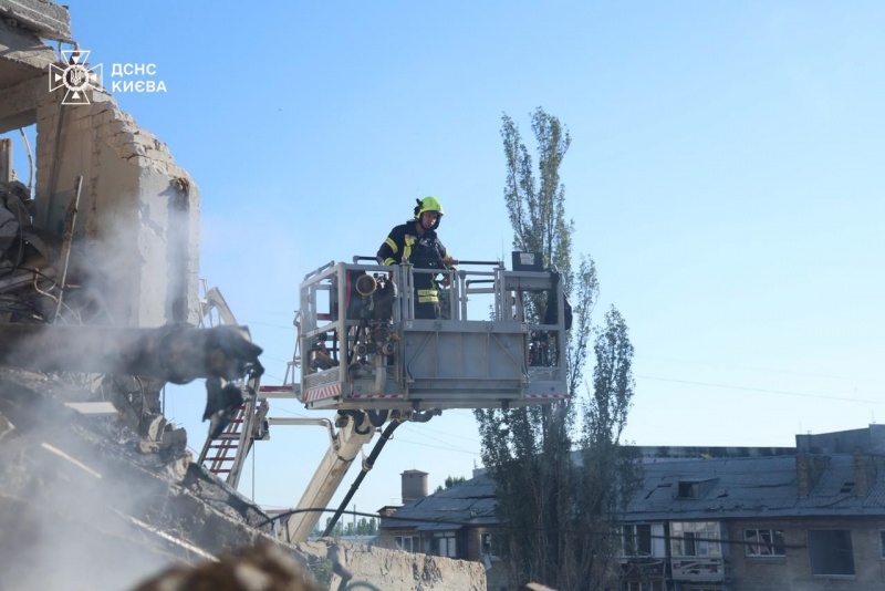 У Києві вже 17 загиблих від нічного обстрілу РФ