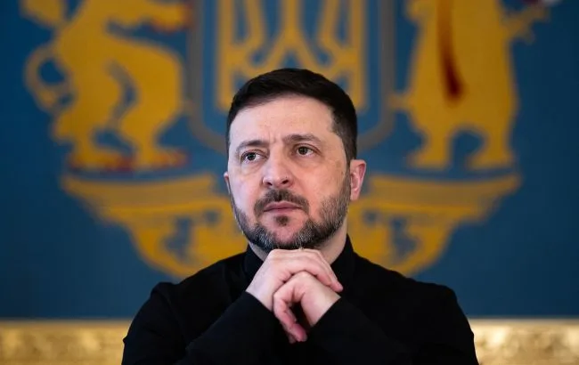 Зеленський наказав максимально укріпити оборону України до серпня