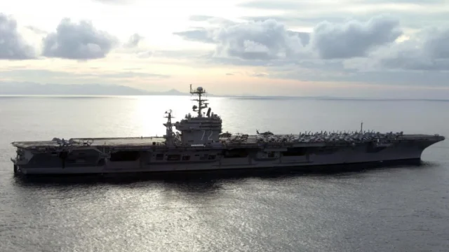 USS George Washington замінить авіаносець Abraham Lincoln у Перській затоці