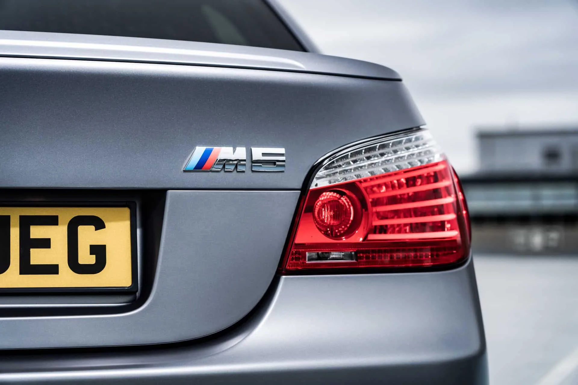 Атмосферний мотор S85 V10 п'ять літрів