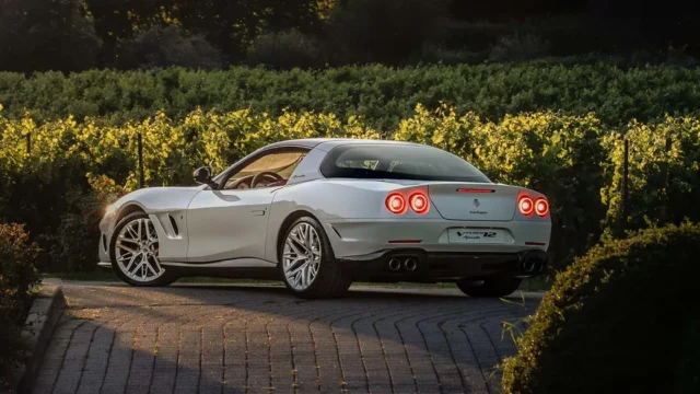 Touring Superleggera Veloce12 Aperta: рестмод за мільйони на Ferrari 550 Maranello