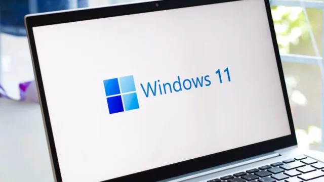 KB5120998 для Windows 11: критичні баги з курсором і шпалерами змушують користувачів відкочуватися