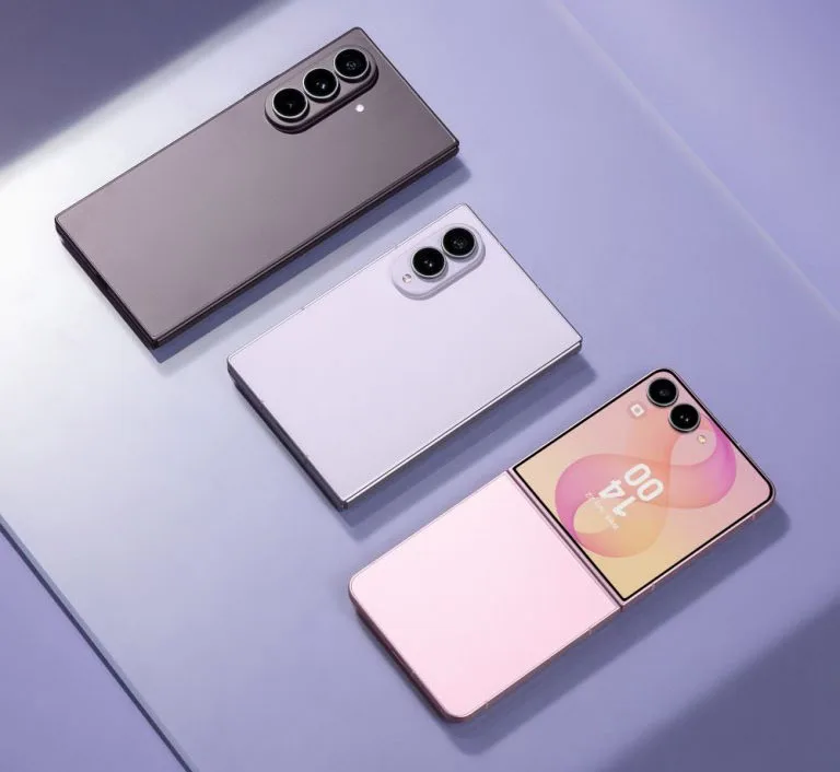 Galaxy Fold 8 Ultra з розкритим екраном у режимі планшета