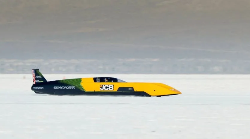 JCB Hydromax з двигунами на стиснутому водні