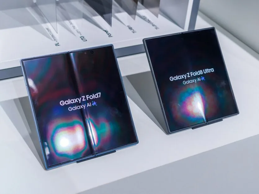 Титанова революція в складаних смартфонах: як Samsung переосмислила Galaxy Z