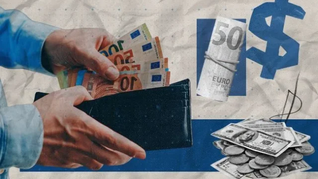 Курс валют на 26 серпня: долар та євро дешевшають в обмінниках і банках