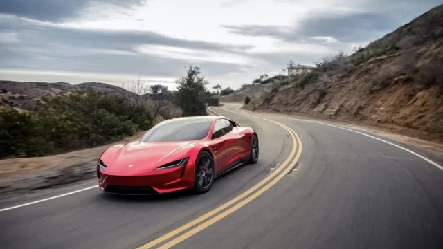 Tesla Roadster повертається: 50 тисяч доларів за місце в черзі та дев’ять років очікування