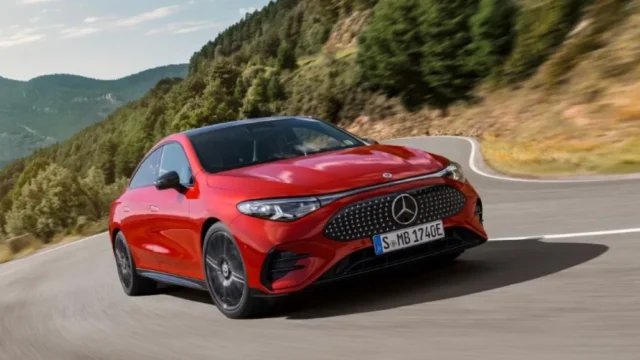 Mercedes CLA зарядився до 75% за 25 хвилин: тест швидкісної зарядки