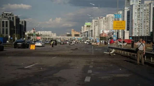Дронова атака на Київ: пожежа в Солом’янському районі та інші наслідки